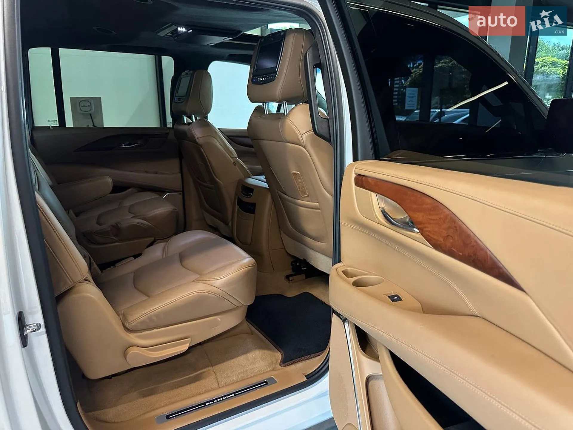 2017 Cadillac Escalade - мініатюра 36