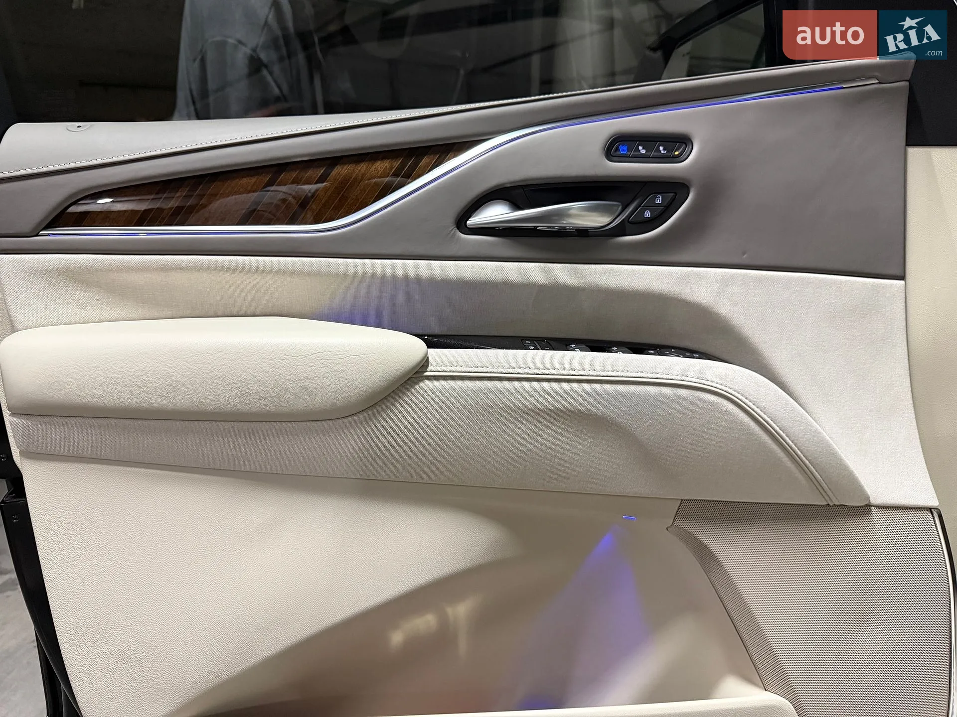 2022 Cadillac Escalade - мініатюра 29
