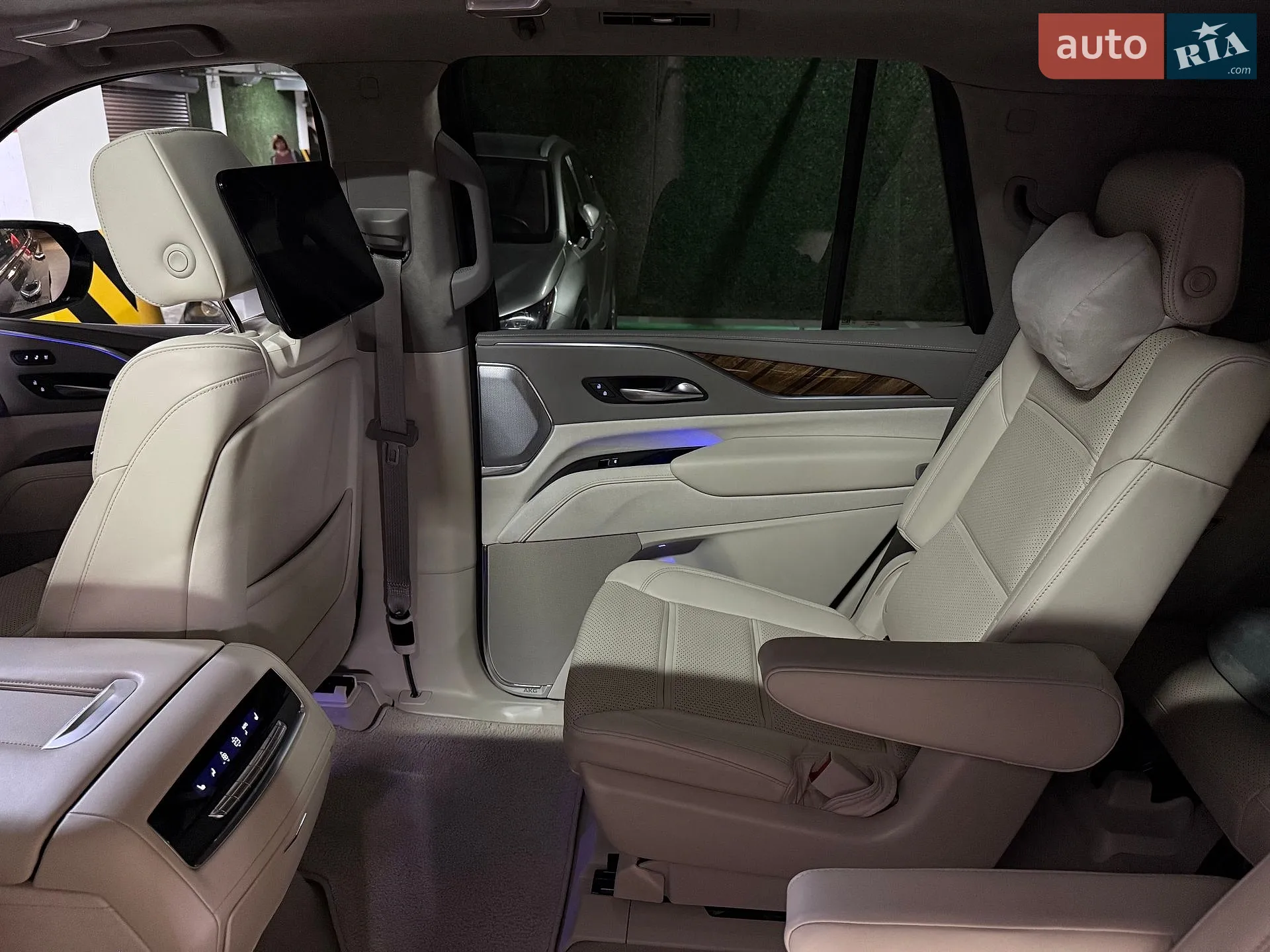 2022 Cadillac Escalade - мініатюра 86