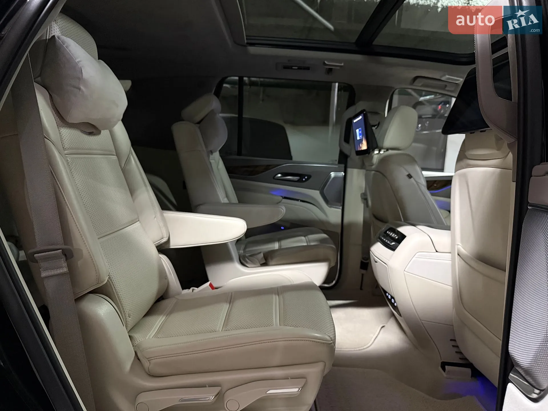 2022 Cadillac Escalade - мініатюра 96