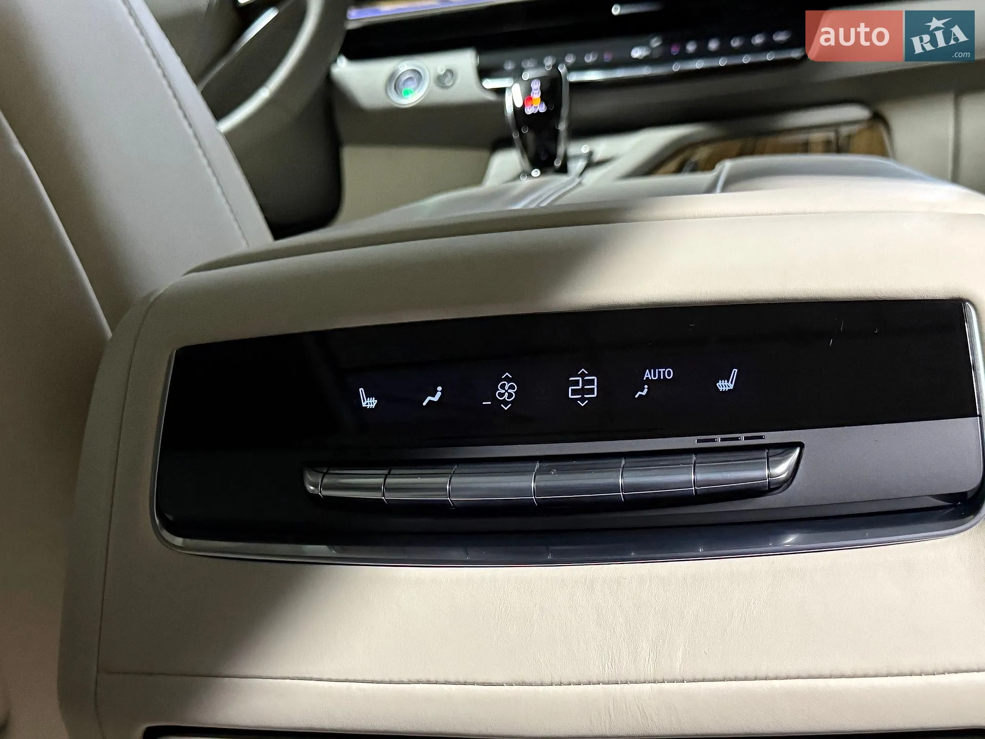 2022 Cadillac Escalade - мініатюра 100