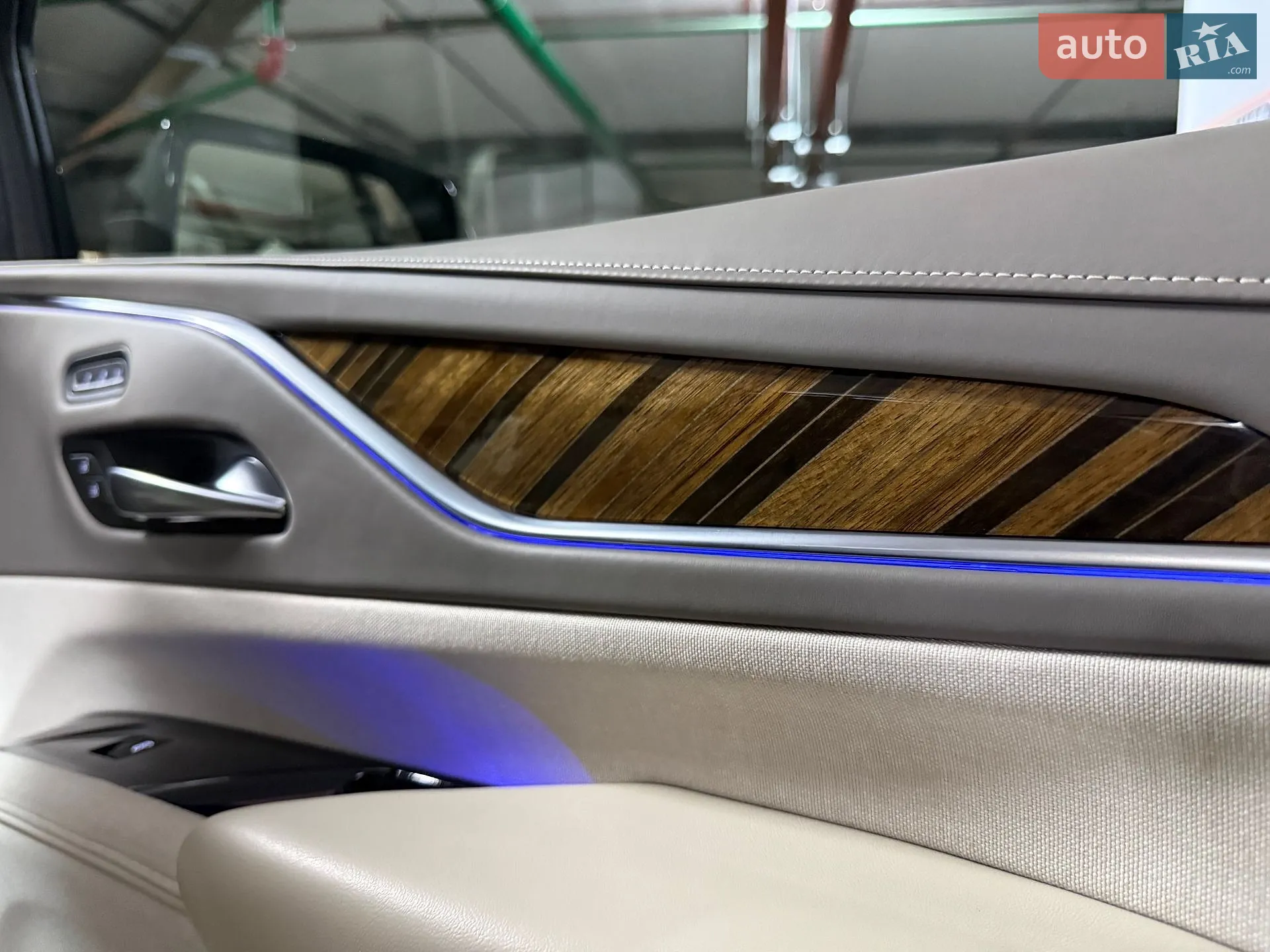 2022 Cadillac Escalade - мініатюра 106