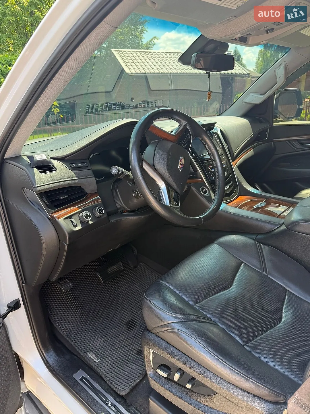 2017 Cadillac Escalade - мініатюра 21