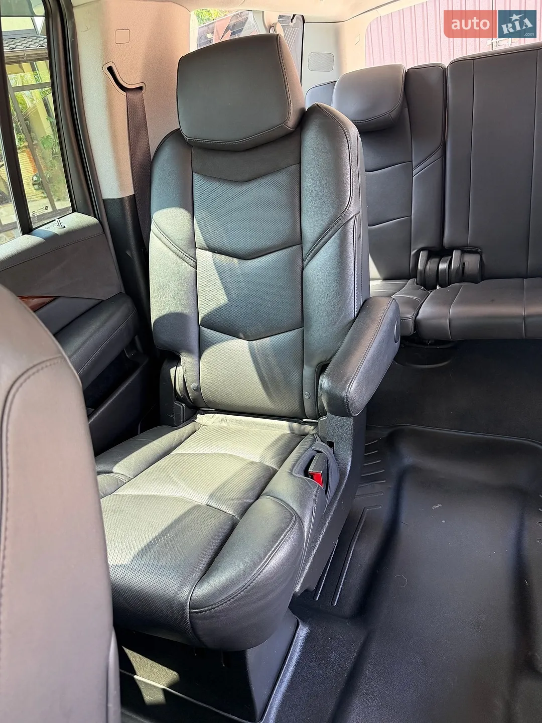 2017 Cadillac Escalade - мініатюра 28