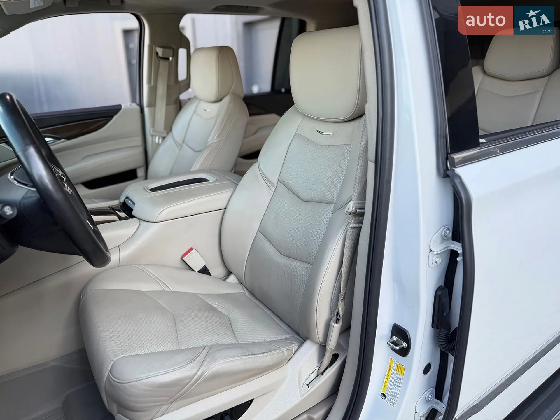 2018 Cadillac Escalade - мініатюра 35