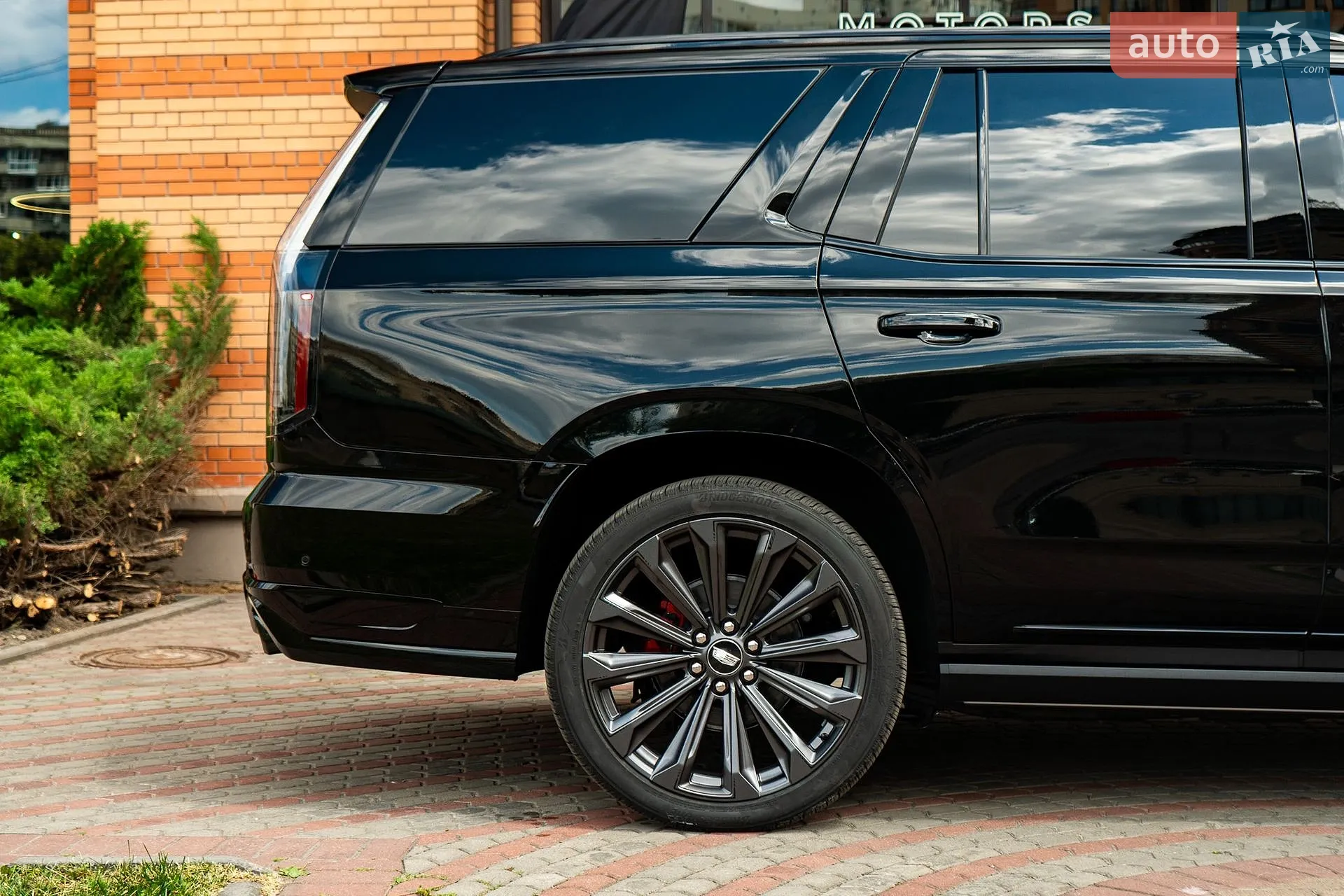 2026 Cadillac Escalade - мініатюра 21