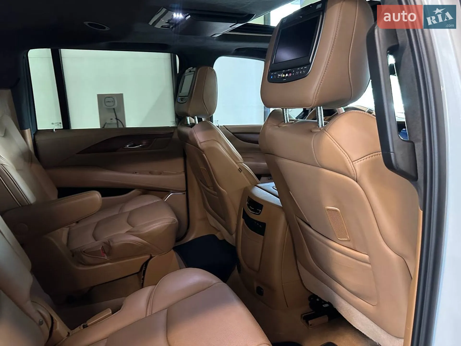 2017 Cadillac Escalade - мініатюра 39