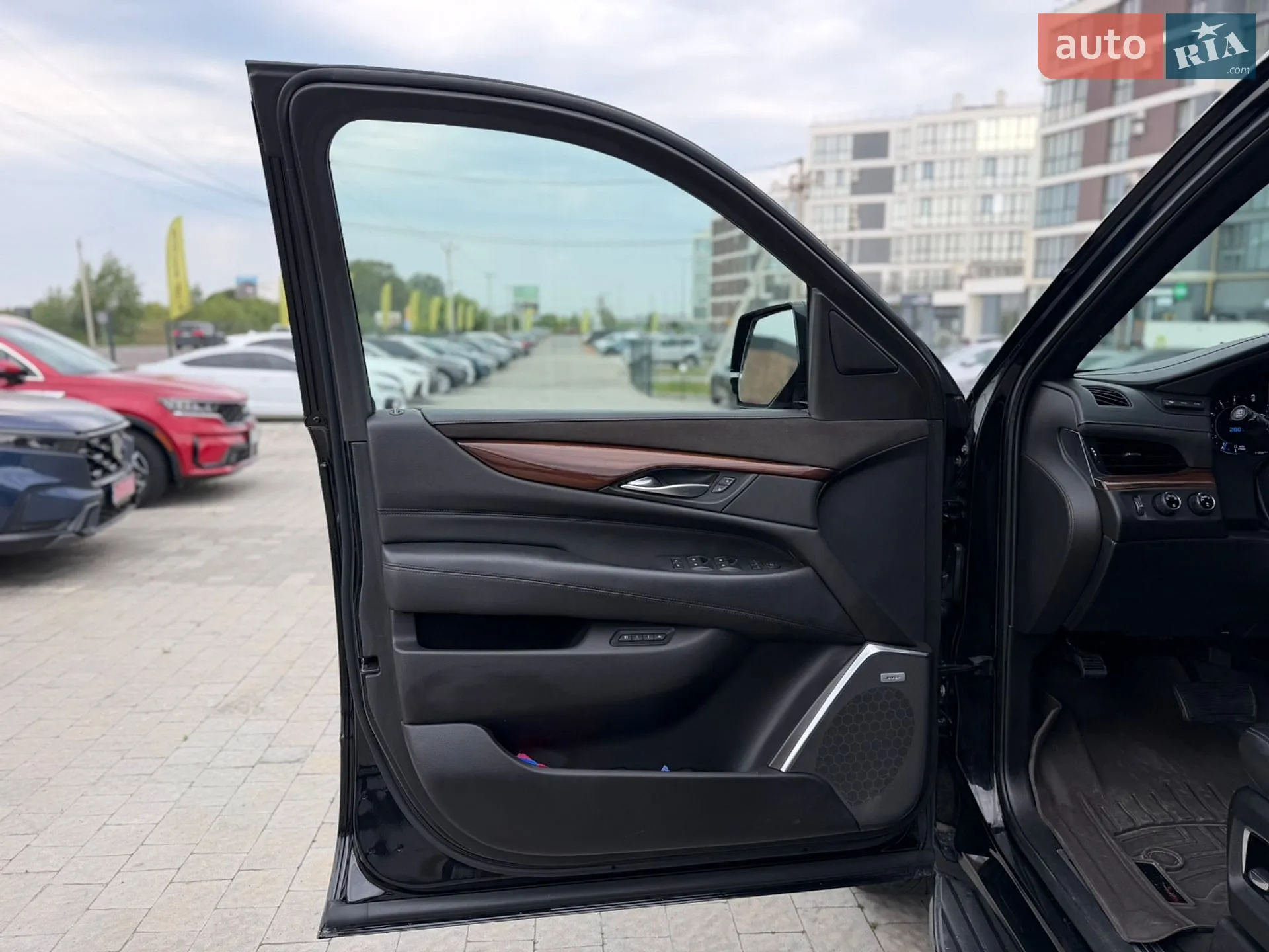 2017 Cadillac Escalade - мініатюра 20