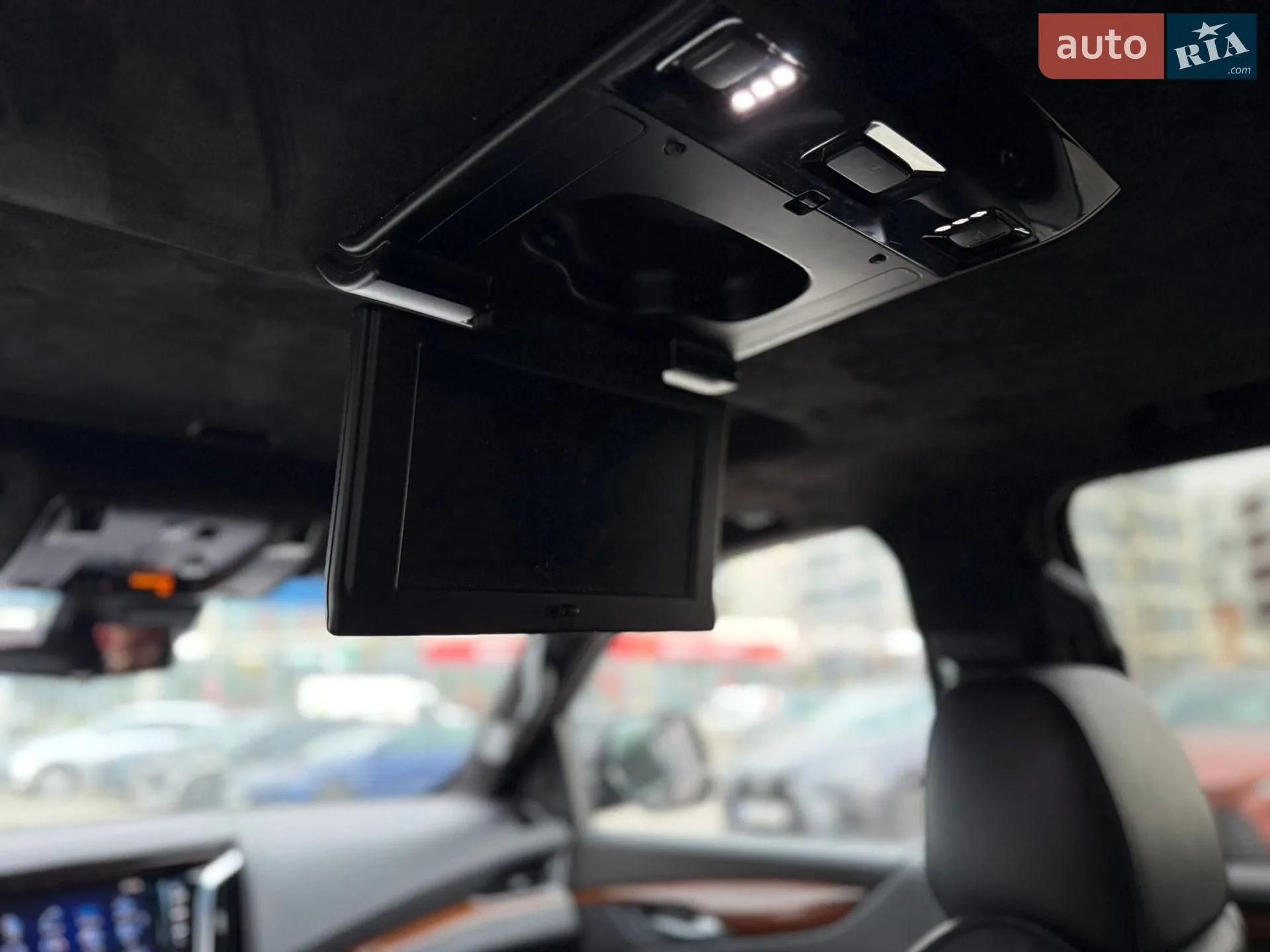 2017 Cadillac Escalade - мініатюра 25