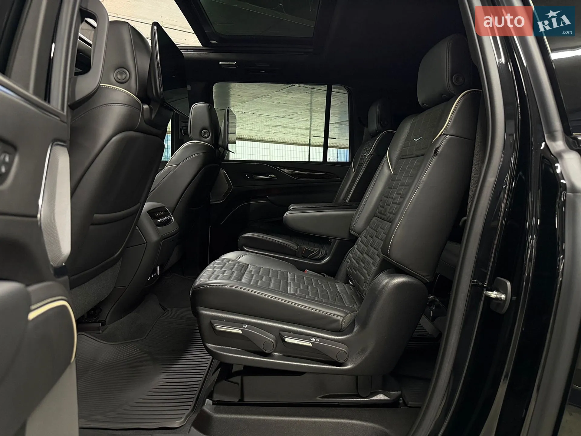 2021 Cadillac Escalade - мініатюра 24