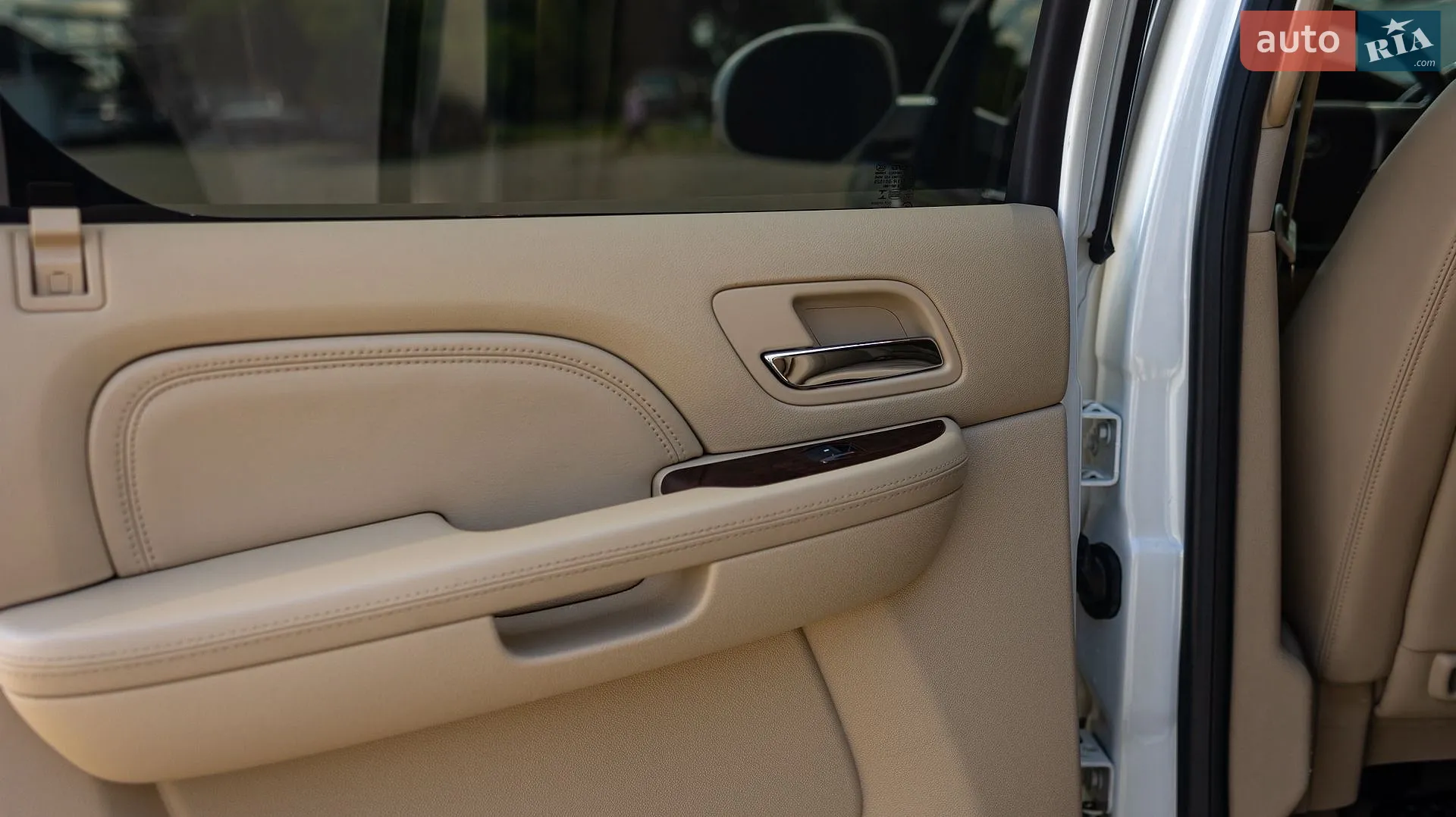2012 Cadillac Escalade - мініатюра 28