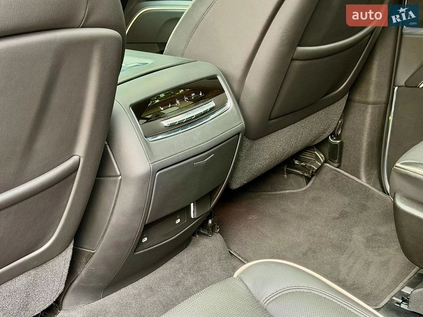 2021 Cadillac Escalade - мініатюра 36