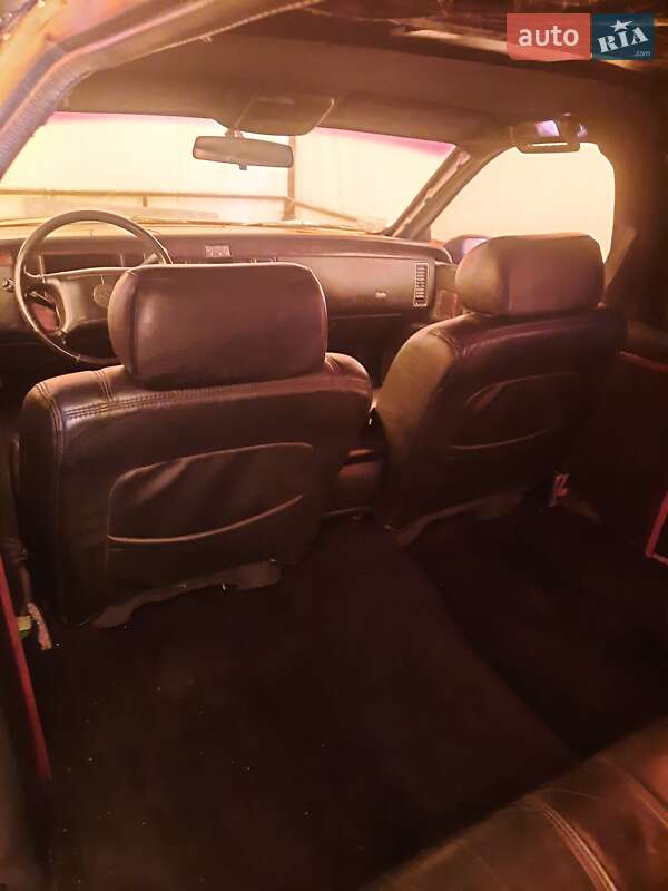 Лимузин Cadillac Fleetwood 1994 в Киеве