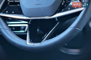 Внедорожник / Кроссовер Cadillac Lyriq 2024 в 