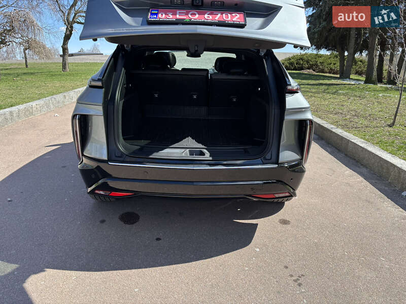 Внедорожник / Кроссовер Cadillac Lyriq 2023 в Житомире