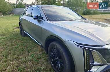 Фастбэк Cadillac Lyriq 2023 в 