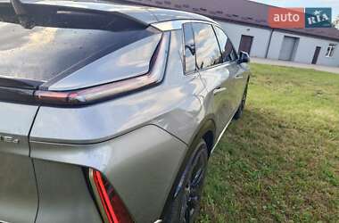 Фастбэк Cadillac Lyriq 2023 в 
