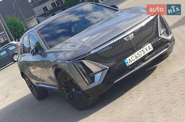 Фастбэк Cadillac Lyriq 2023 в 