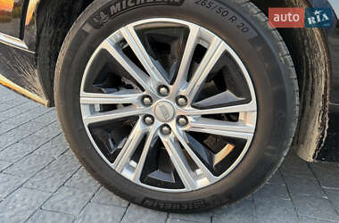 Внедорожник / Кроссовер Cadillac Lyriq 2023 в 