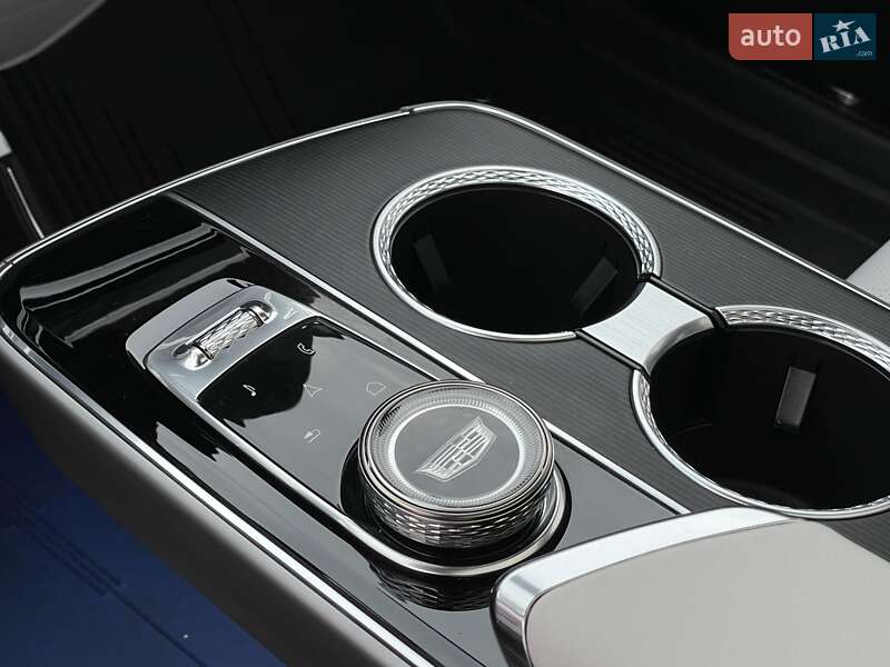 Внедорожник / Кроссовер Cadillac Lyriq 2023 в Киеве