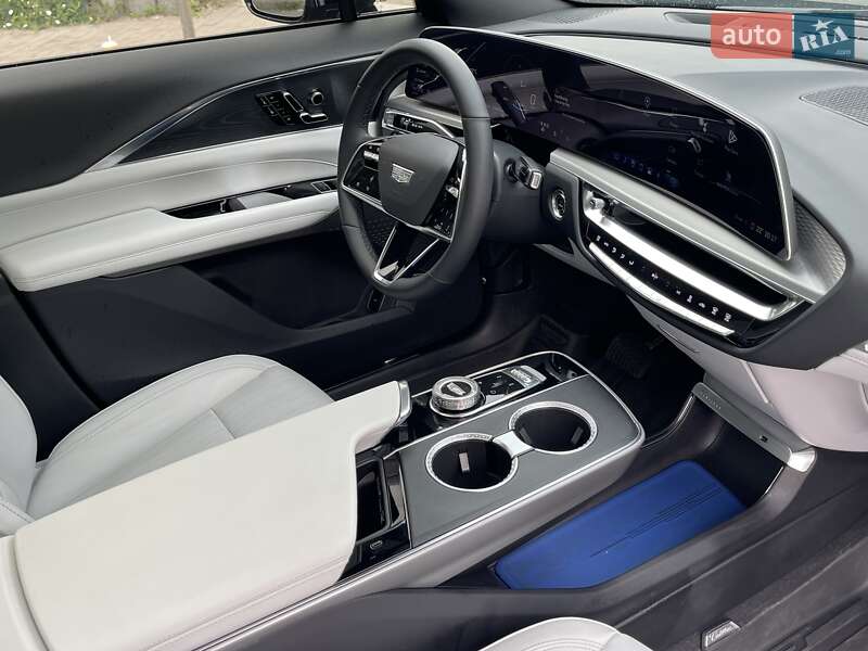 Внедорожник / Кроссовер Cadillac Lyriq 2023 в Киеве