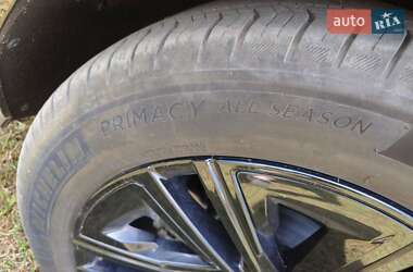 Фастбэк Cadillac Lyriq 2023 в 