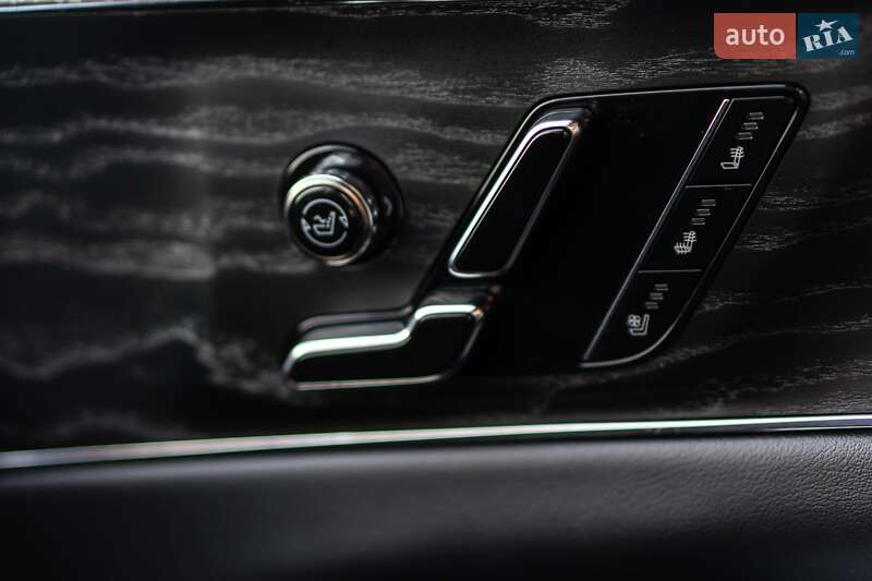Внедорожник / Кроссовер Cadillac Lyriq 2022 в Ужгороде фото 24 Внедорожник / Кроссовер Cadillac Lyriq 2022 в Ужгороде