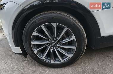 Внедорожник / Кроссовер Cadillac Lyriq 2024 в 