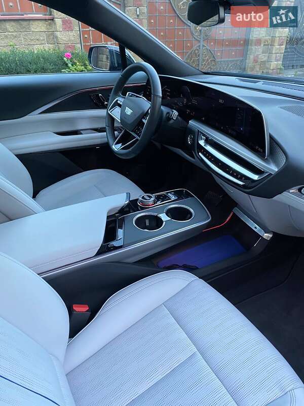 Внедорожник / Кроссовер Cadillac Lyriq 2023 в Ровно