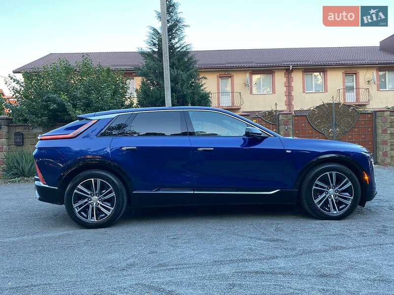 Внедорожник / Кроссовер Cadillac Lyriq 2023 в Ровно