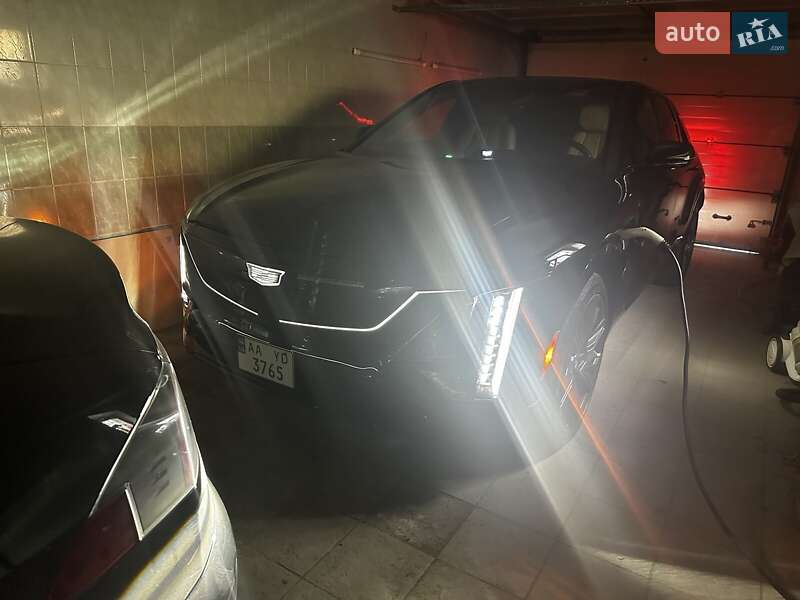 Позашляховик / Кросовер Cadillac Lyriq 2023 в Києві фото 6 Позашляховик / Кросовер Cadillac Lyriq 2023 в Києві
