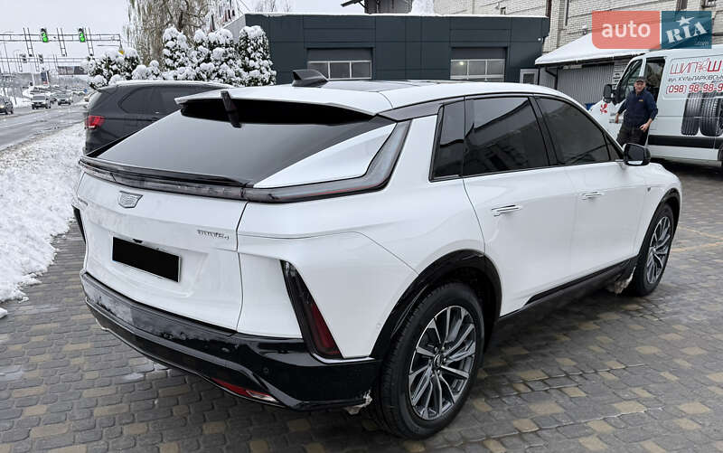 Лифтбек Cadillac Lyriq 2024 в Львове