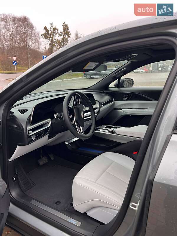 Позашляховик / Кросовер Cadillac Lyriq 2024 в Рівному