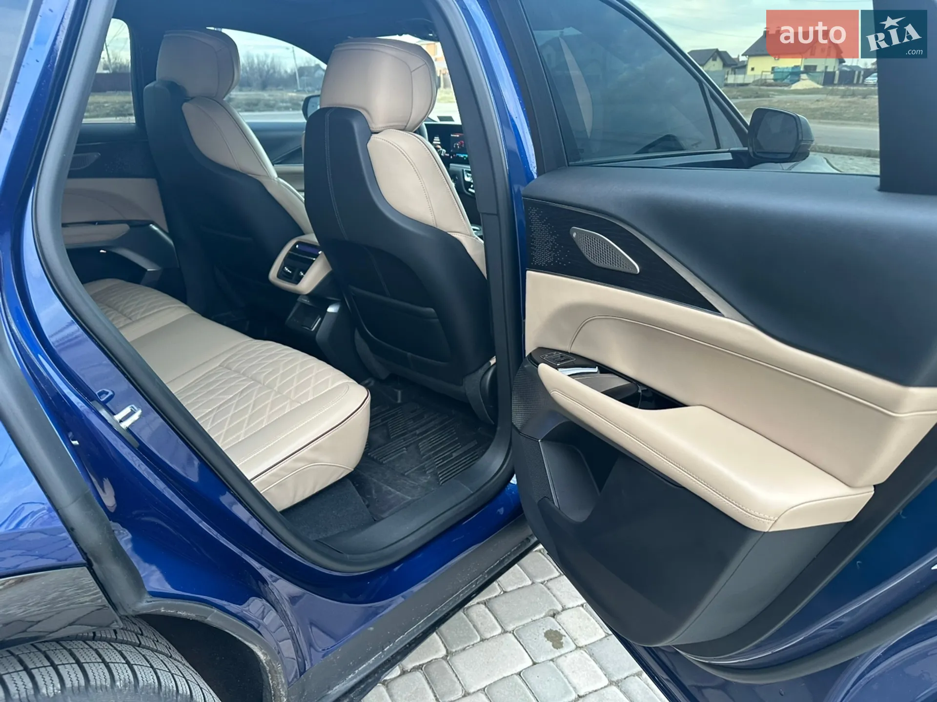 2023 Cadillac Lyriq - мініатюра 29
