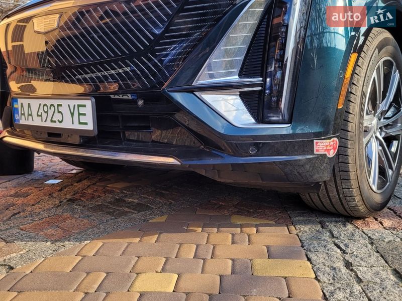 Внедорожник / Кроссовер Cadillac Lyriq 2024 в Киеве