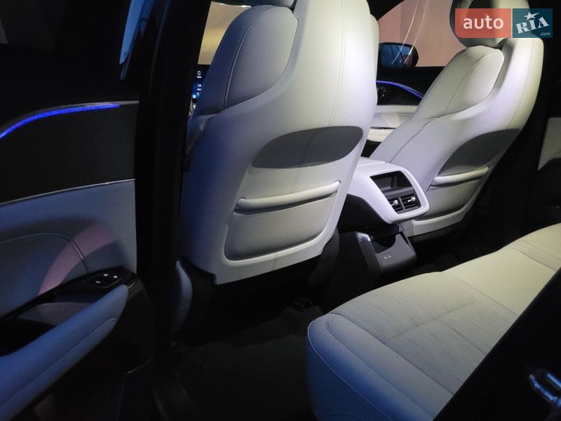 Внедорожник / Кроссовер Cadillac Lyriq 2024 в Киеве