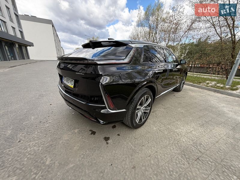 Внедорожник / Кроссовер Cadillac Lyriq 2024 в Новояворовске