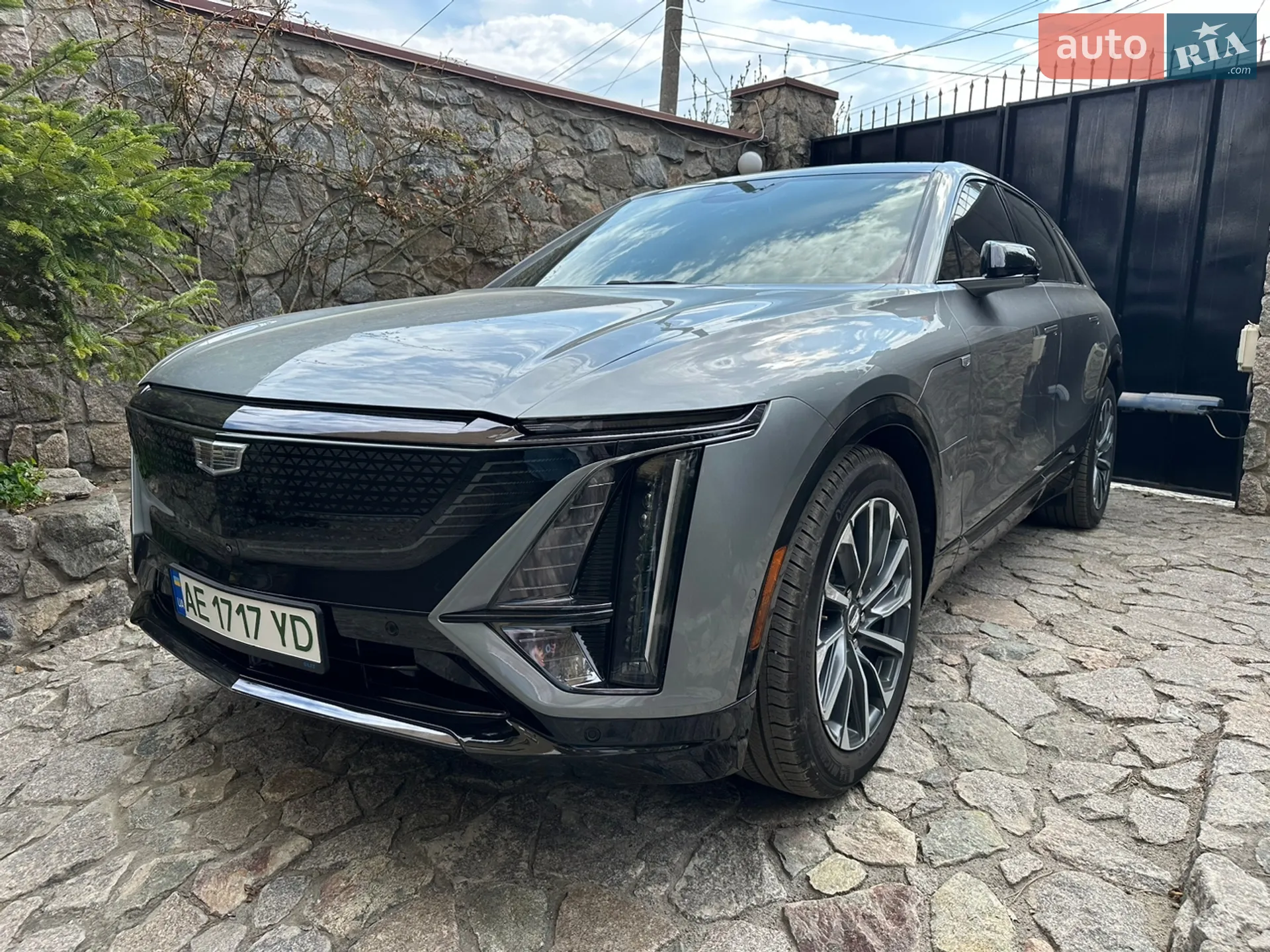2023 Cadillac Lyriq - мініатюра 2