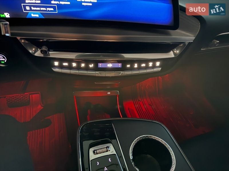 Внедорожник / Кроссовер Cadillac Lyriq 2024 в Новояворовске