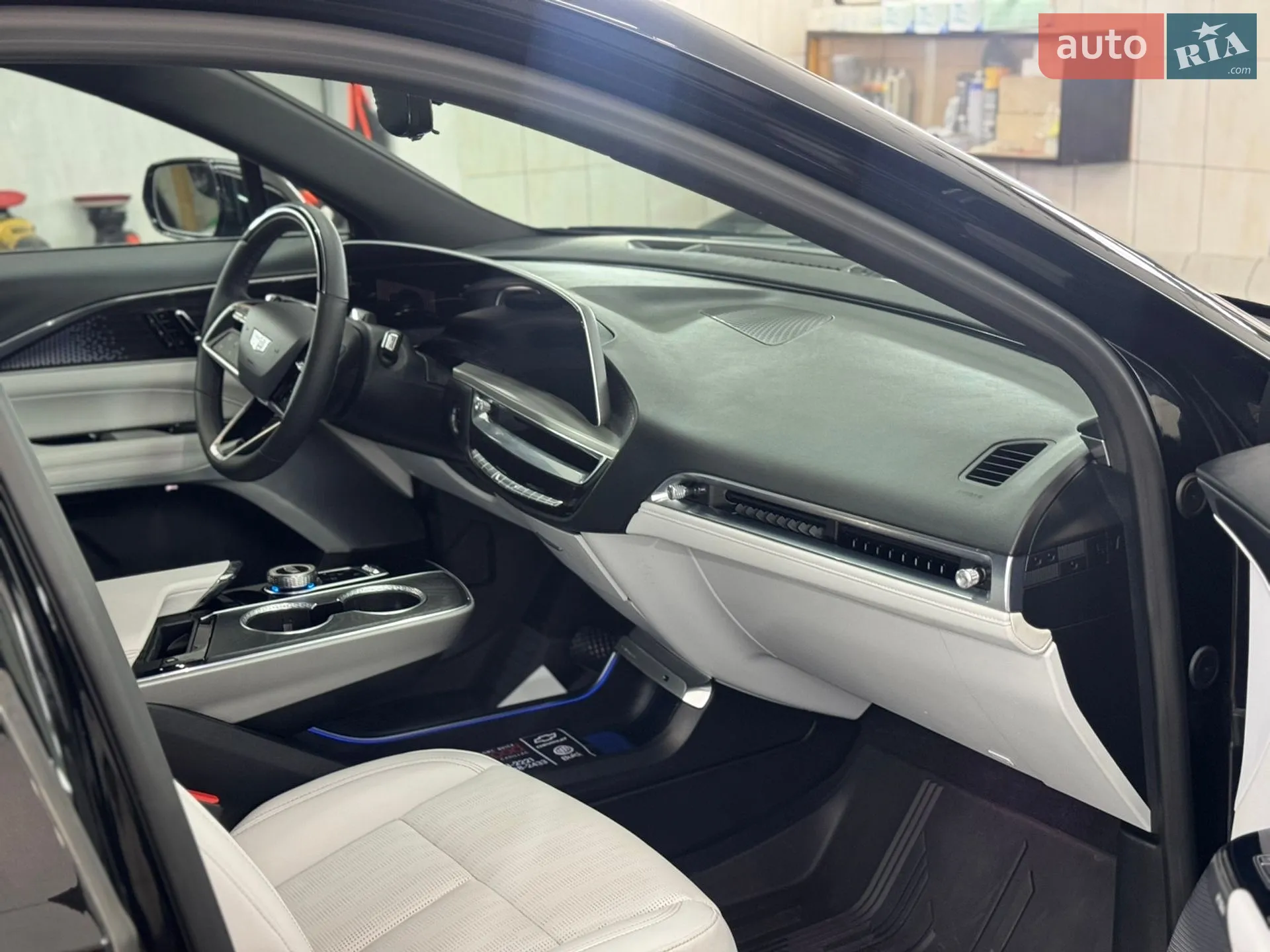 2023 Cadillac Lyriq - мініатюра 29