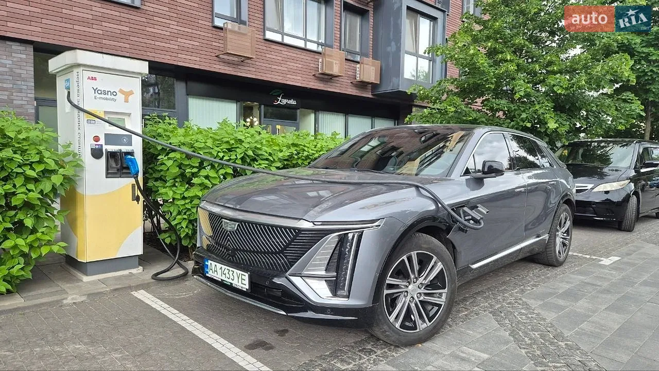 2023 Cadillac Lyriq - мініатюра 22