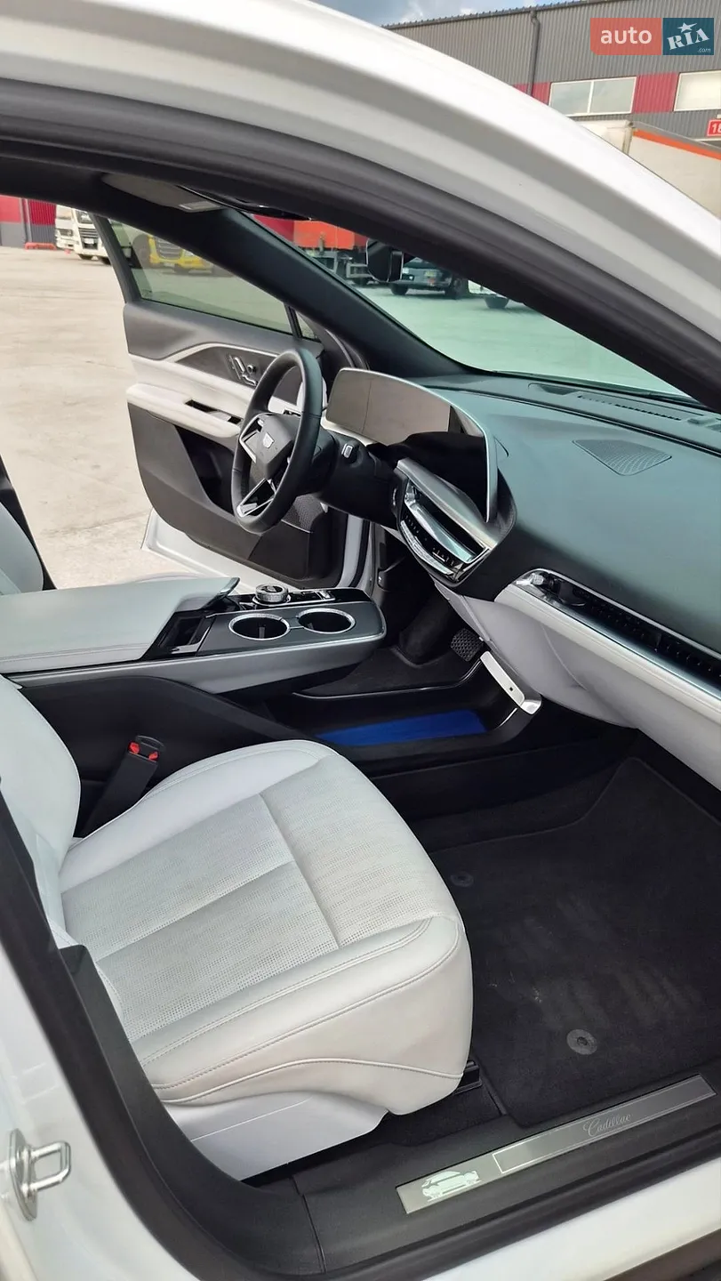 2024 Cadillac Lyriq - мініатюра 13