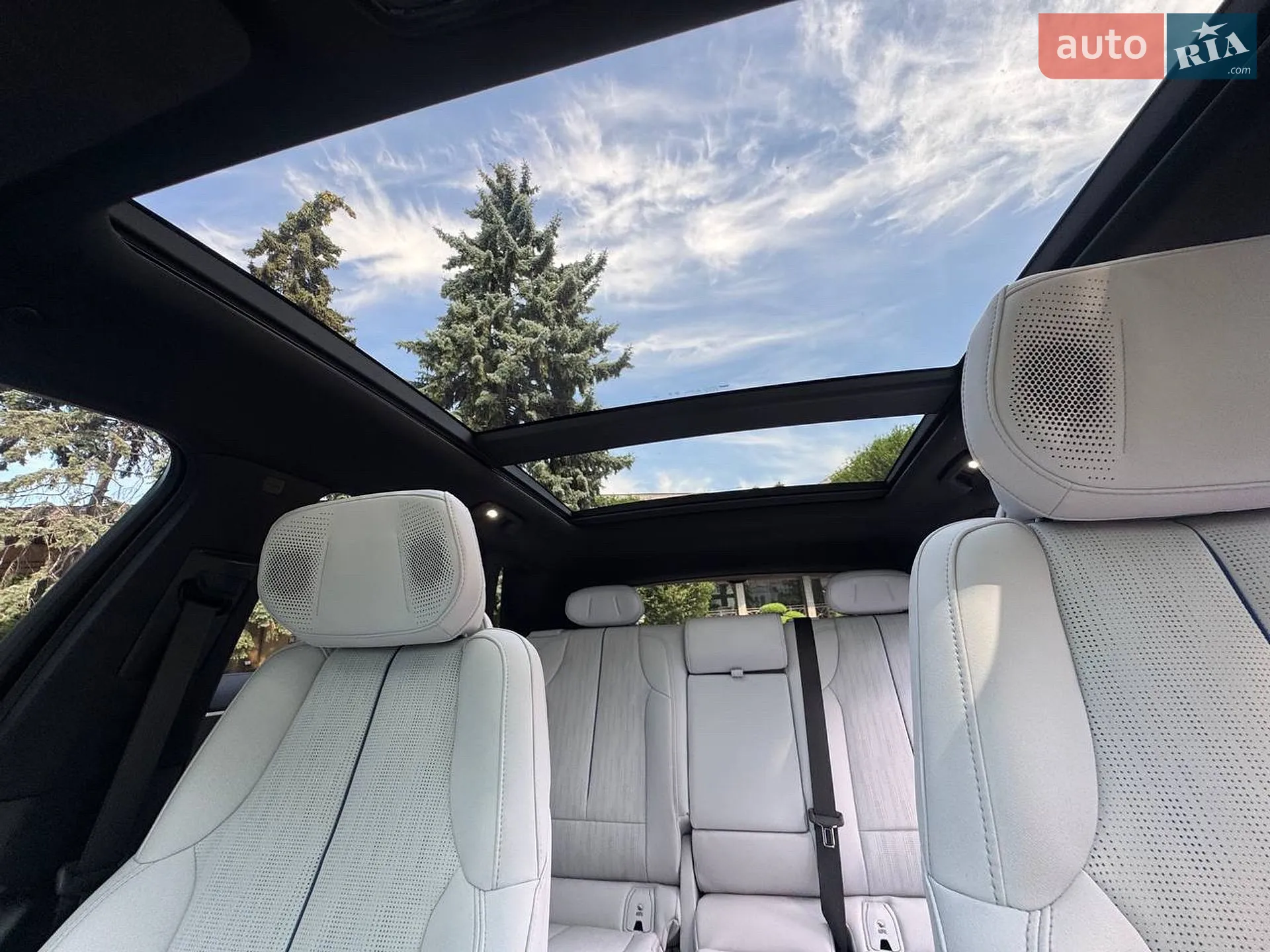 2025 Cadillac Lyriq - мініатюра 20