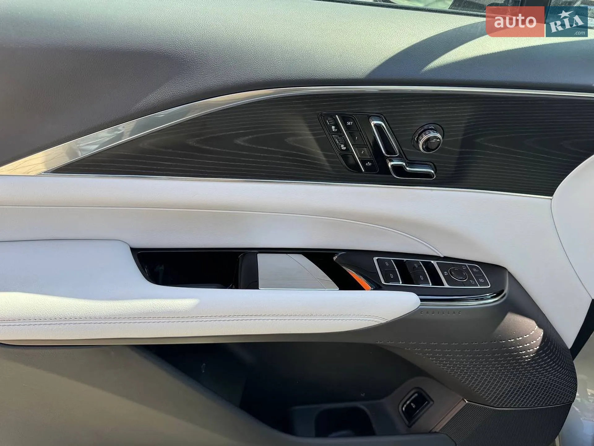 2024 Cadillac Lyriq - мініатюра 16