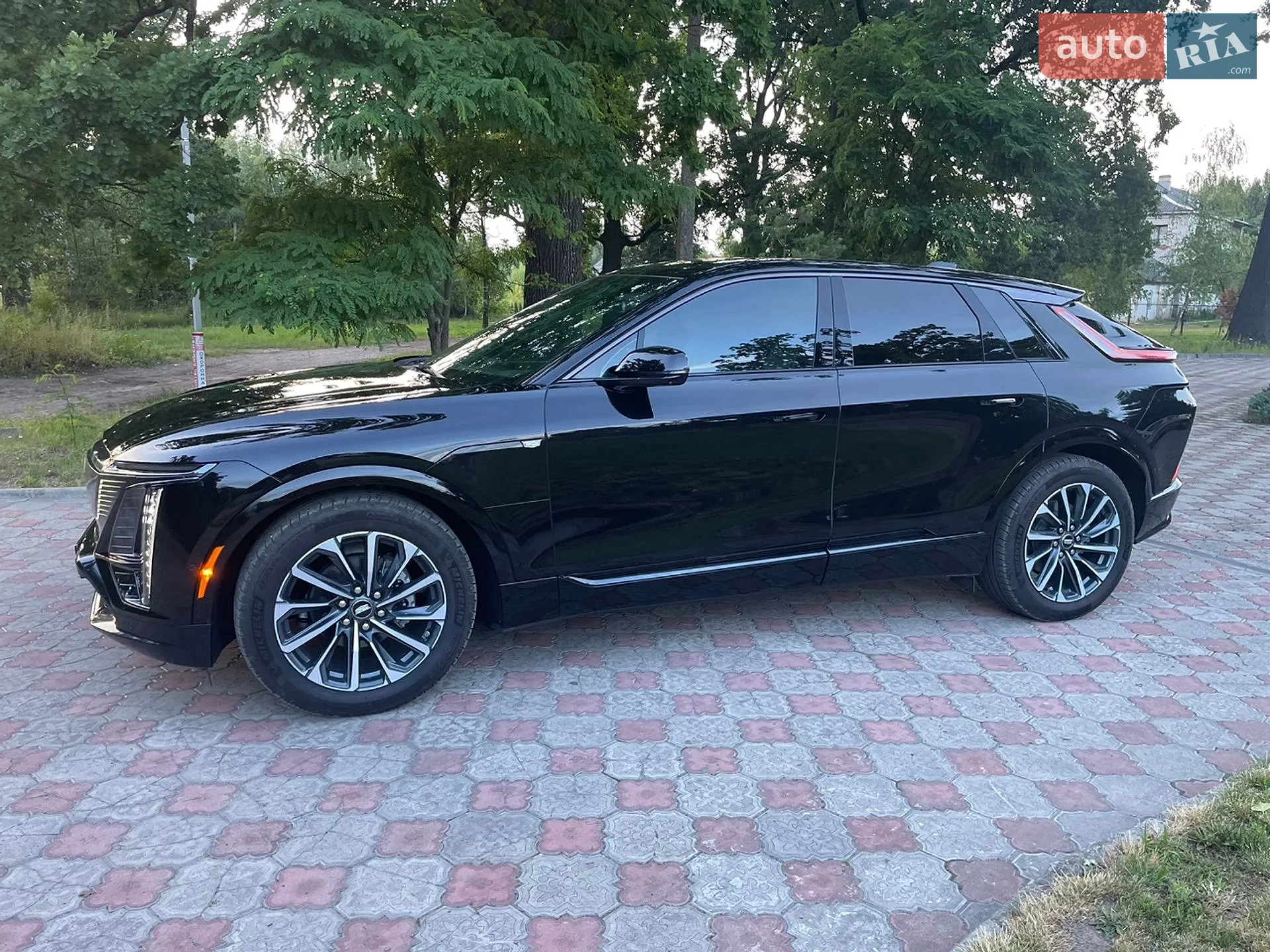 2023 Cadillac Lyriq - мініатюра 3