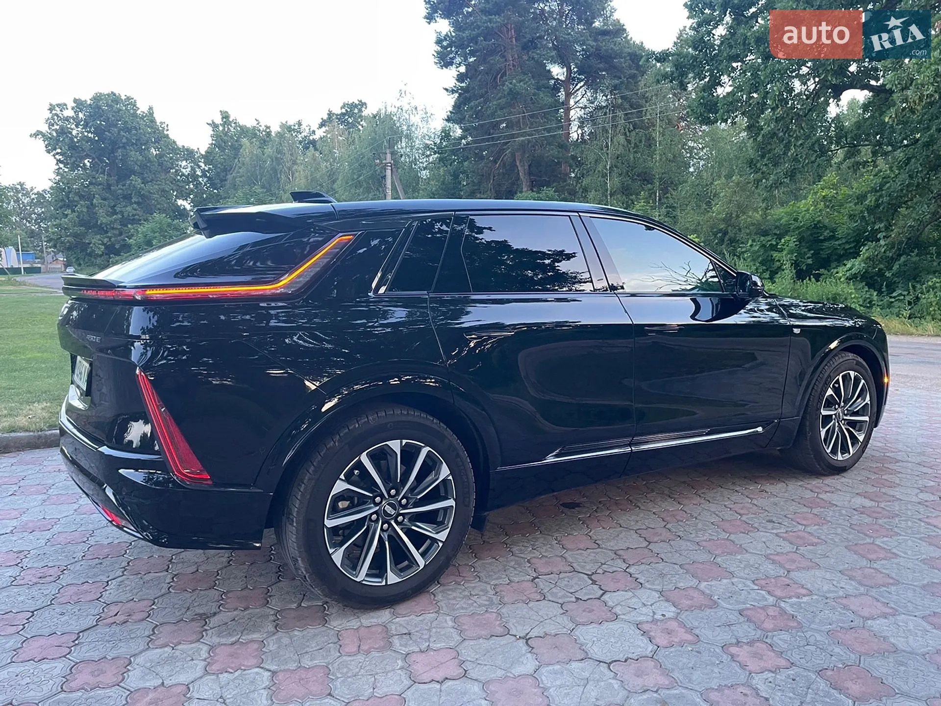 2023 Cadillac Lyriq - мініатюра 8