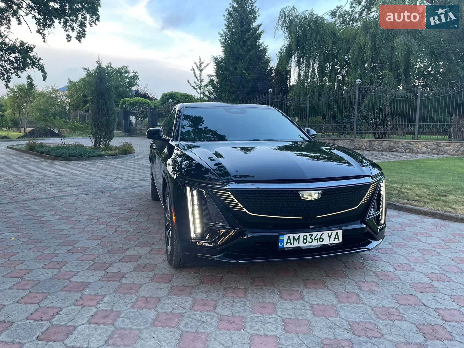2023 Cadillac Lyriq - мініатюра 12