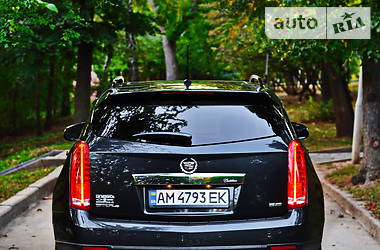 Внедорожник / Кроссовер Cadillac SRX 2014 в Житомире