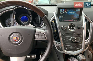 Внедорожник / Кроссовер Cadillac SRX 2011 в 