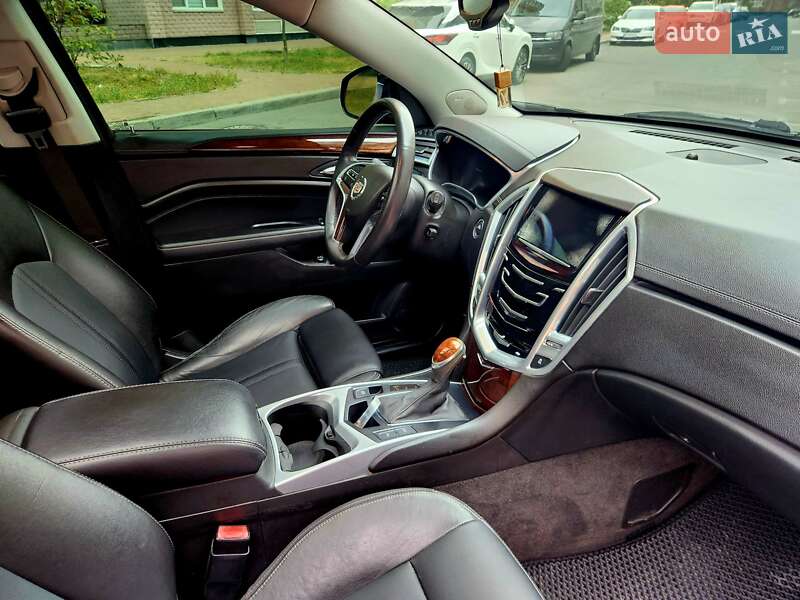 Позашляховик / Кросовер Cadillac SRX 2013 в Києві